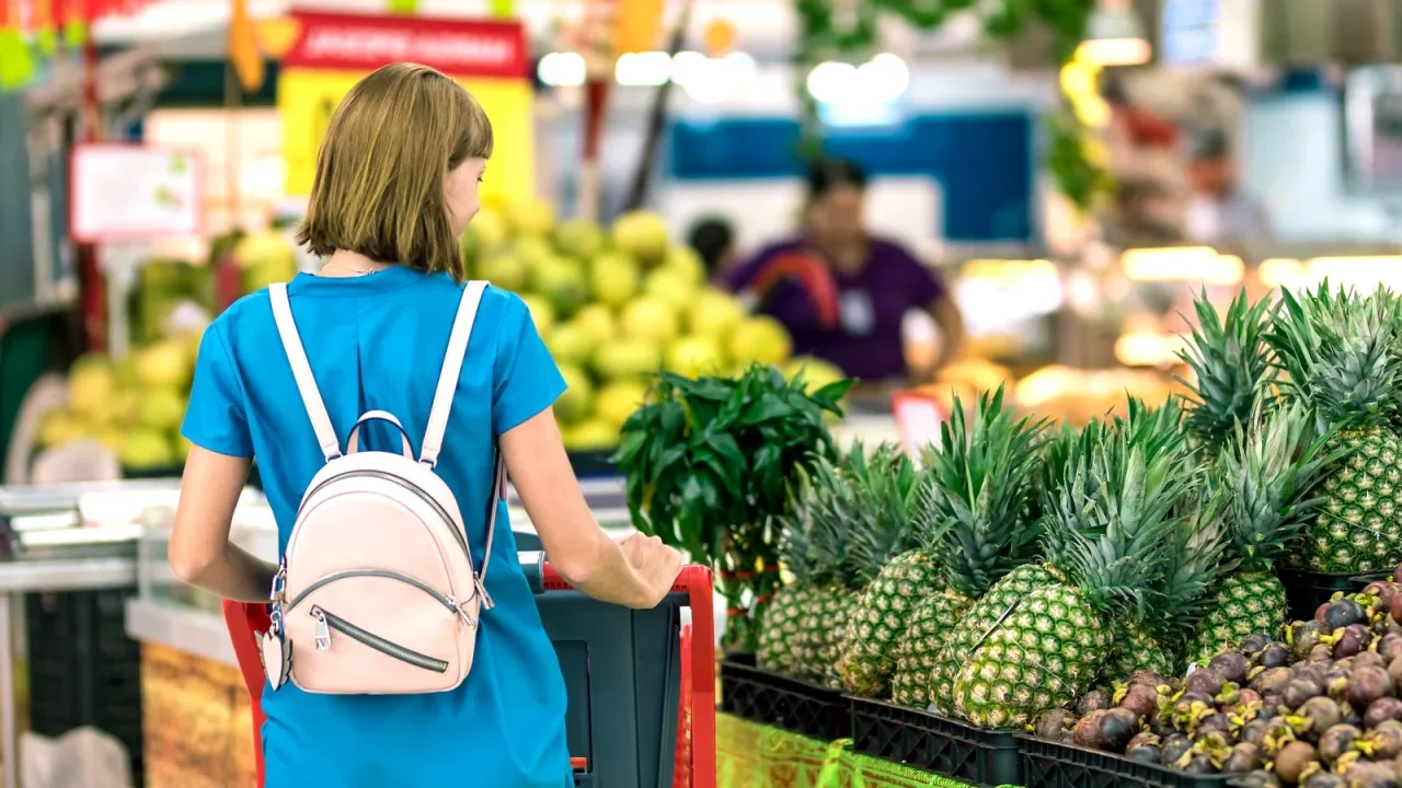 Market şarküteri reyonu
